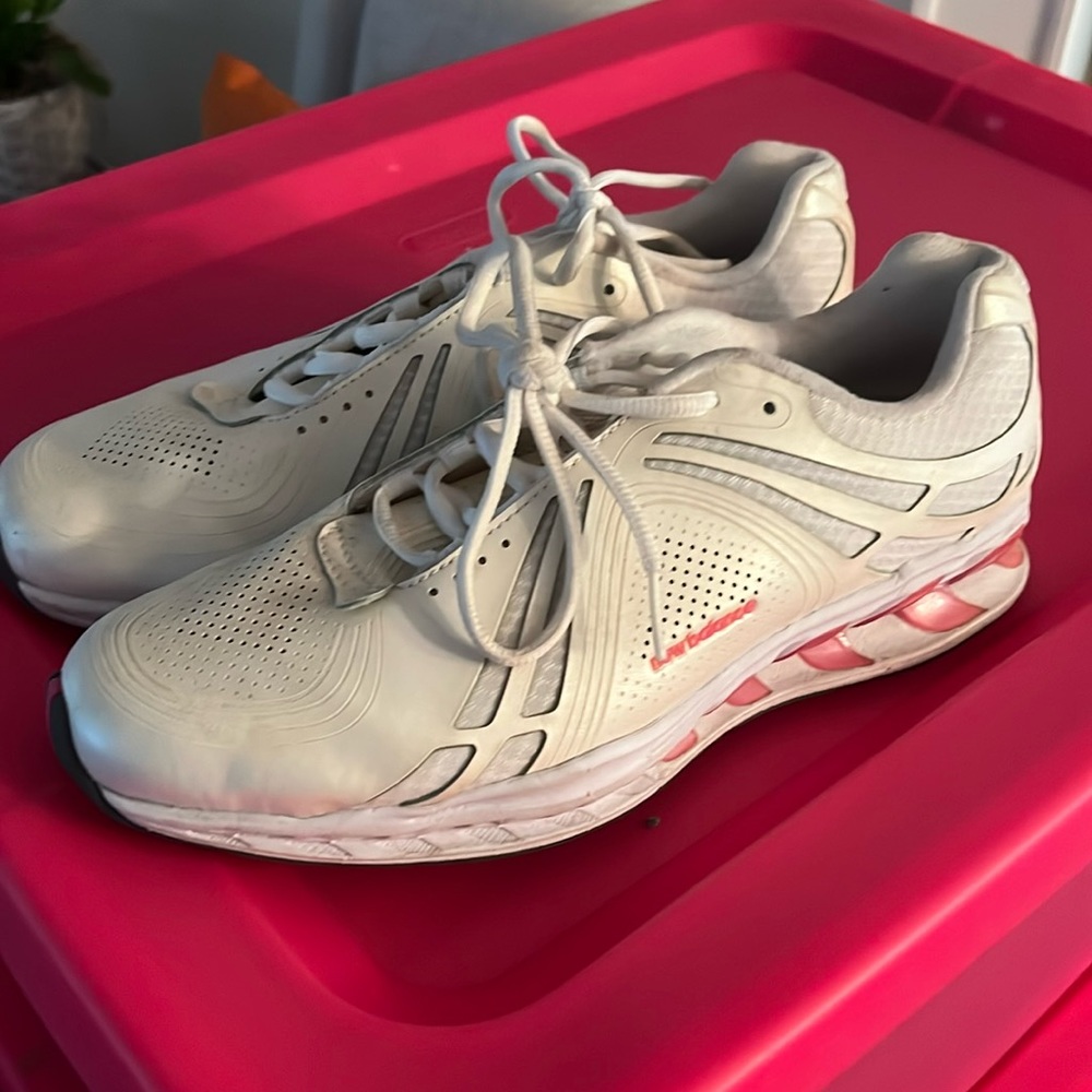 Gently used women’s pearl white New Balance sneakers- worn maybe twice Size 9B.